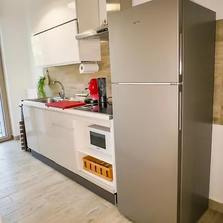 Apartament Violahouse Red Near Vecchia Seafront